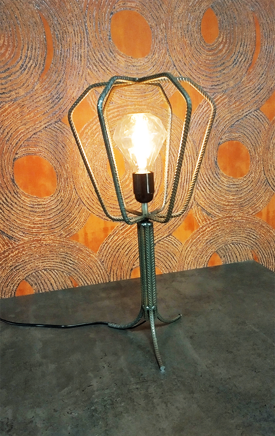 LEGALETT RAW Design bordslampa nr 1